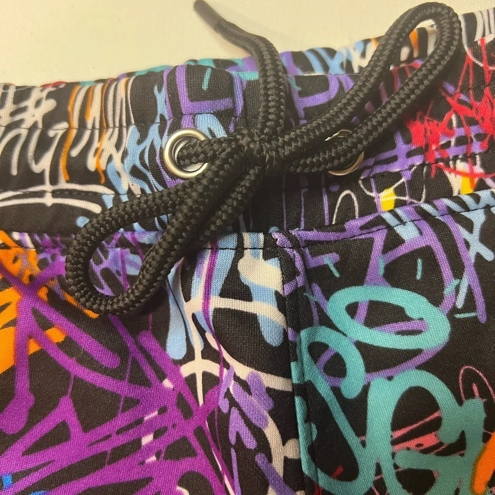 NWT Colorful Graffiti Men's Board Short No Liner Size Small (Z)